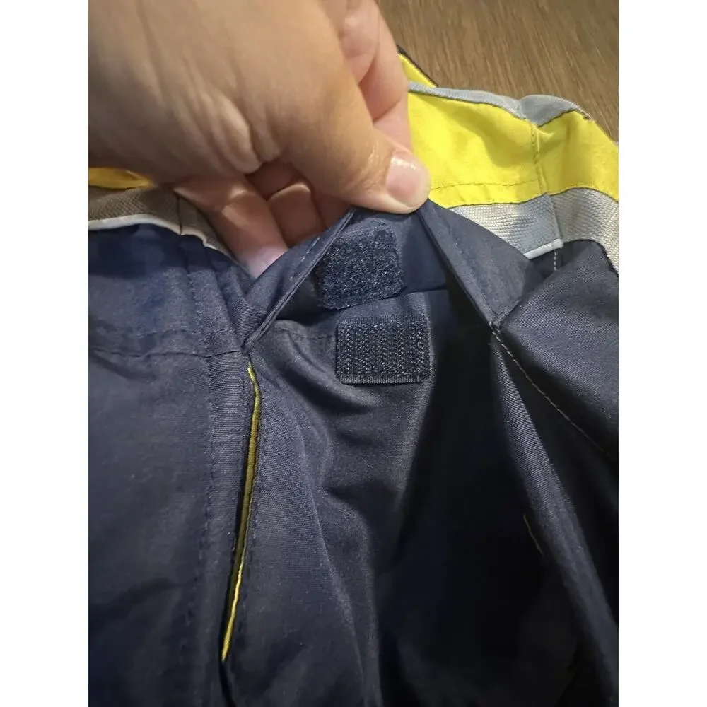 Oshkosh BGosh Boys winter jacket size 4 blue & Yellow detachable hood button zip